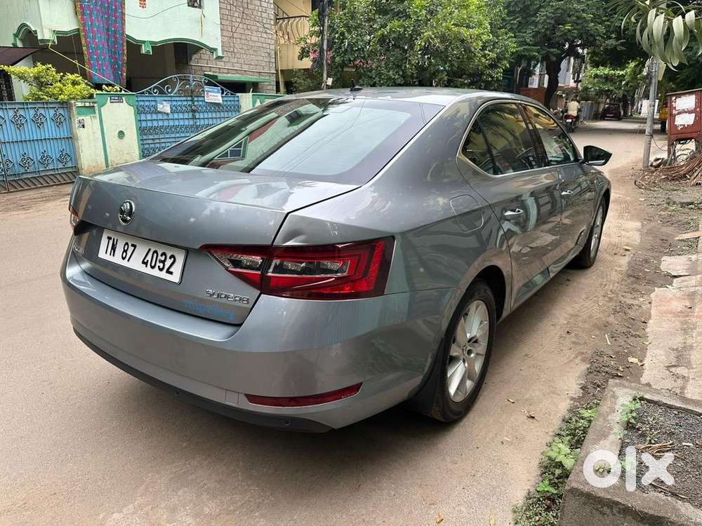 Skoda Superb 2017 Diesel 125000 Km Driven