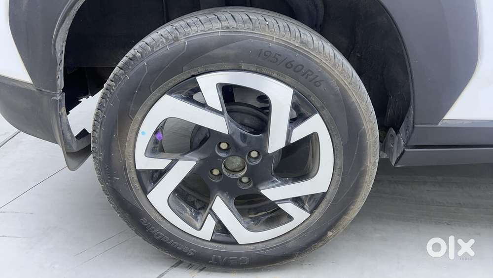 Nissan Magnite 1.0 Xv Premium Turbo Cvt, 2021, Petrol