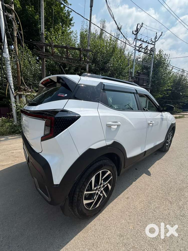 Mahindra Xuv 3xo Ax5 Pm Mt, 2025, Petrol