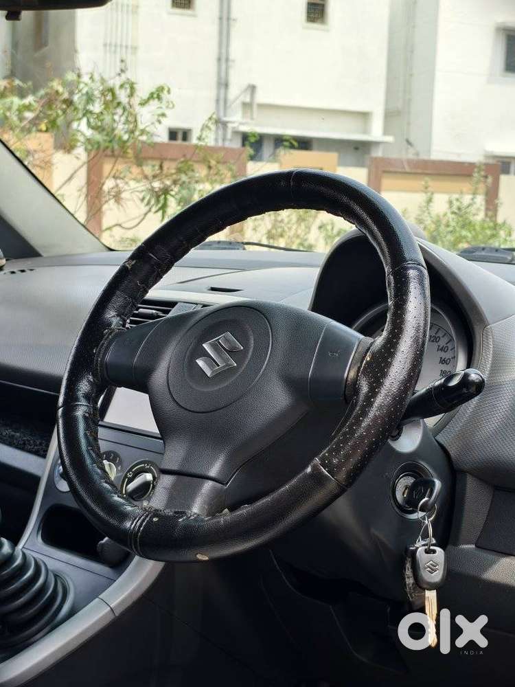 Maruti Suzuki Ritz Vxi, 2013, Petrol