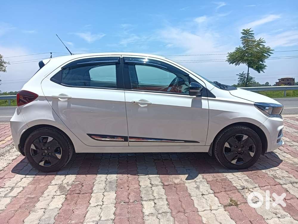 Tata Tiago 1.2 Revotron Xt (o), 2025, Petrol