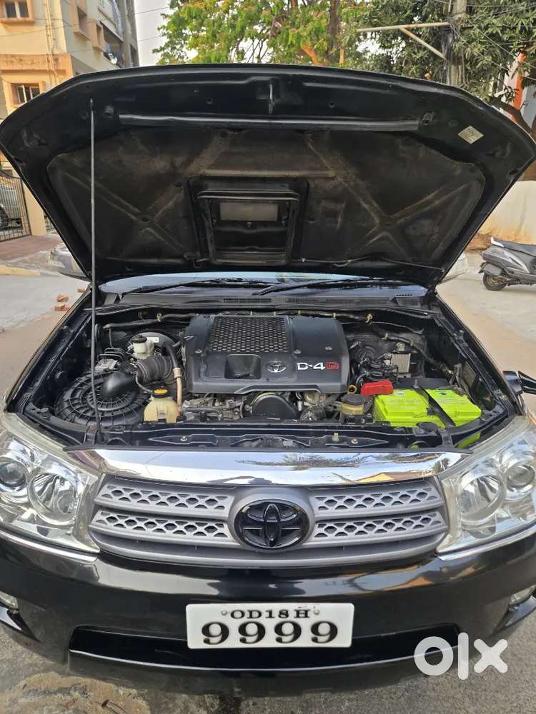 Toyota Fortuner Diesel Well Maintained Showroom Track