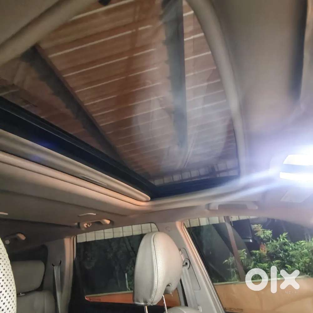 Mahindra Xuv500 W10 (top Model)  2016  Sunroof  Excellent Condition