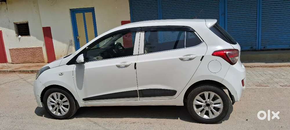 Ac,tv,reverse Camera ,power Windows, Power Stayring ,center Lock