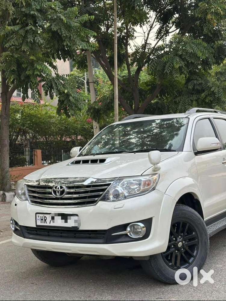 Toyota Fortuner Legender 2013 Diesel 120000 Km Driven