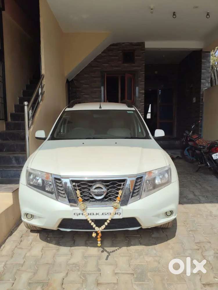 Nissan Terrano 2013 Petrol 85000 Km Driven