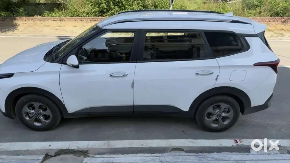 Kia Carens Prestige Petrol Manual 2024