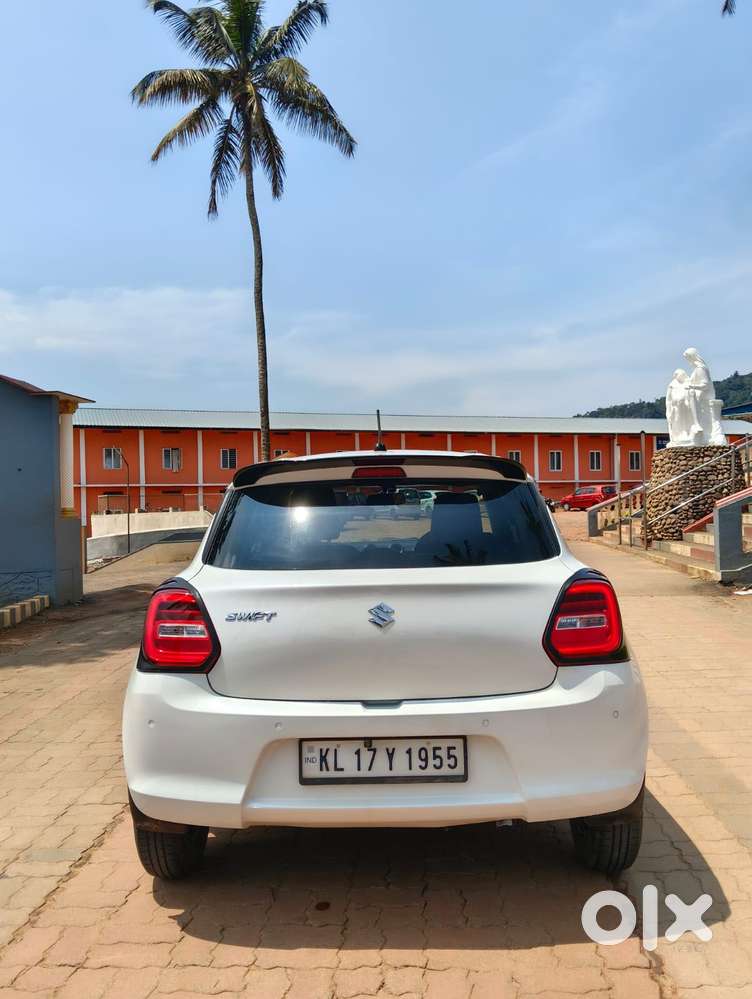 Maruti Suzuki Swift Vxi + Manual, 2023, Petrol
