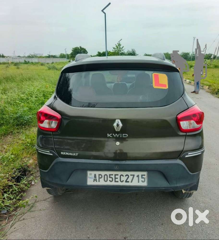 Renault Kwid 1.0 Rxt Sec Option & 2017 Petrol