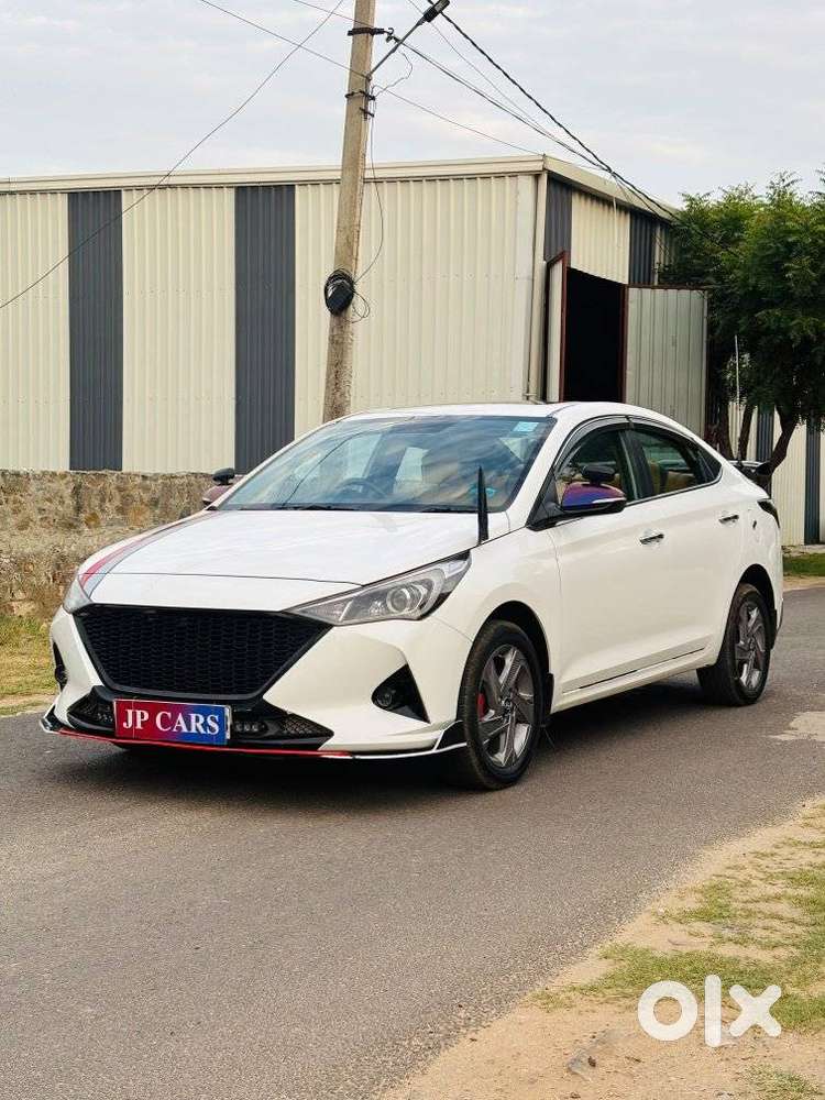 Hyundai Verna 1.5 Sx Ivt, 2022, Petrol