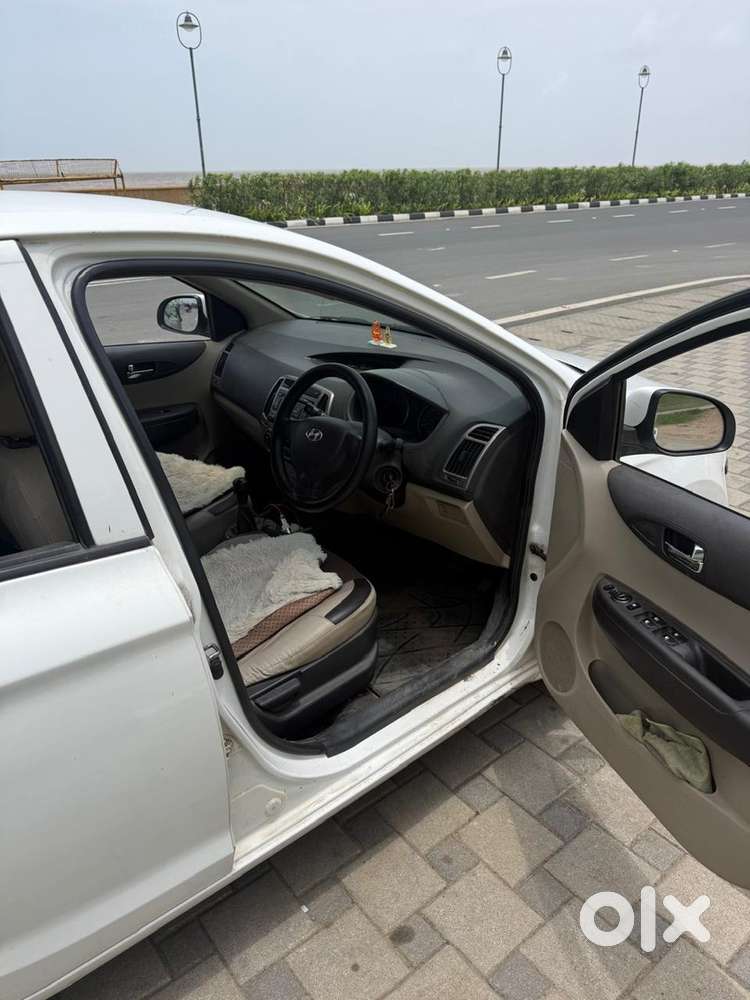 Hyundai I20 Magna Petrol 2012