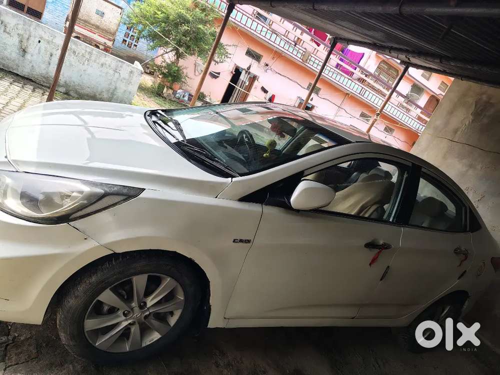 Hyundai Verna Crdi 2012