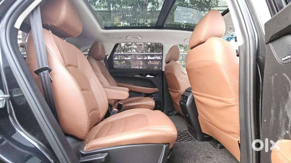 Mg Hector Plus Sharp Pro 1.5 Turbo Petrol 6 Str Dual Tone, 2020, Pet..