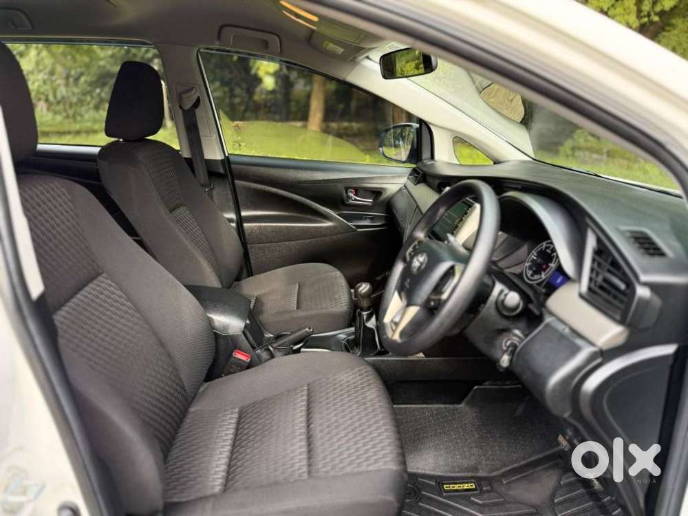 Toyota Innova Crysta 2.4 G Mt, 2022, Diesel