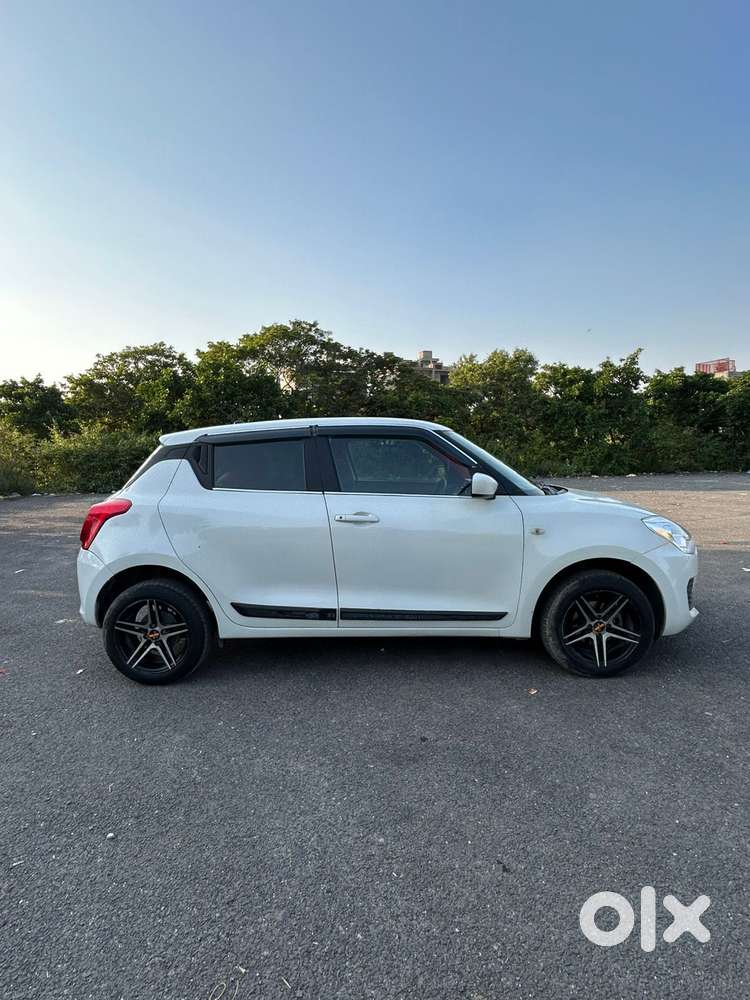 Maruti Suzuki Swift 1.2 Lxi (o), 2022, Petrol