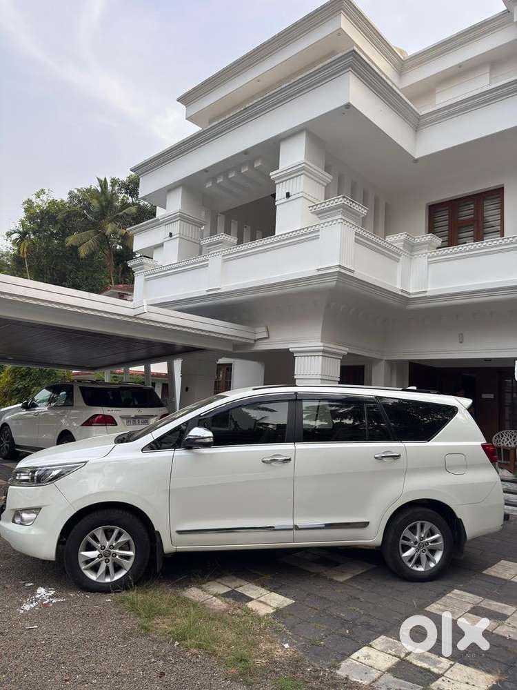 Toyota Innova Crysta 2017 Diesel 142000 Km Driven