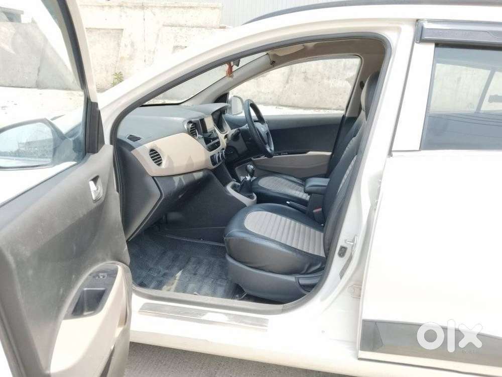 Hyundai Grand I10 Asta Option, 2015, Petrol