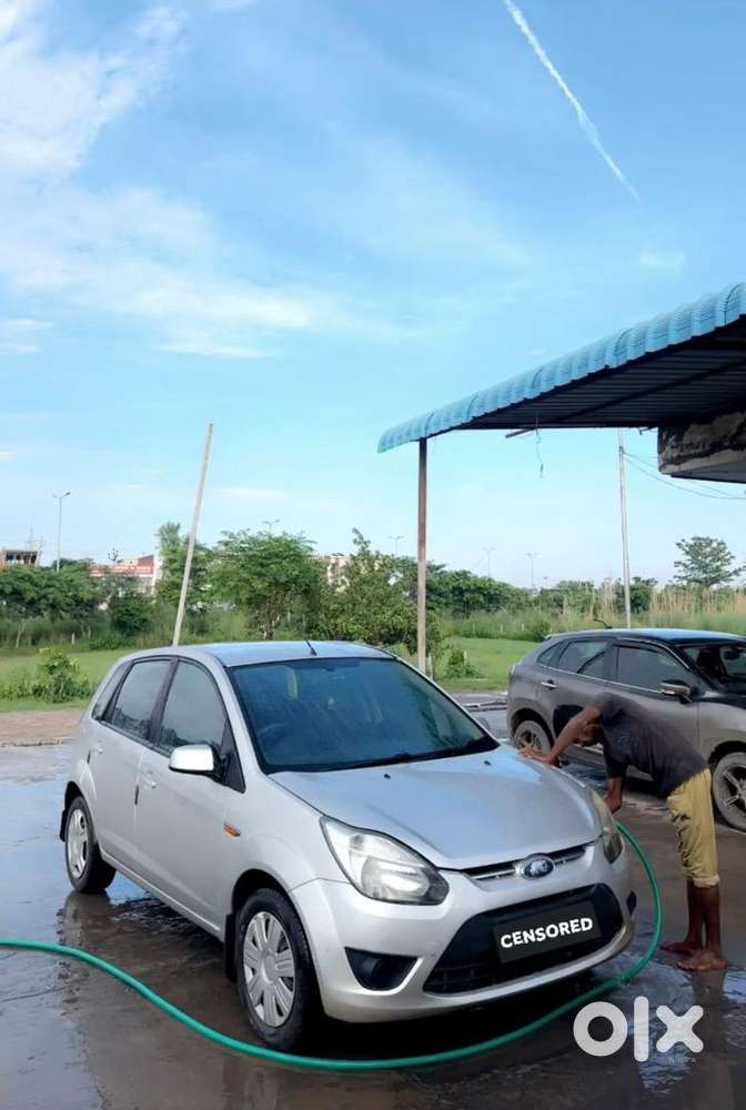 Ford Figo 2010 Petrol 90000 Km Driven