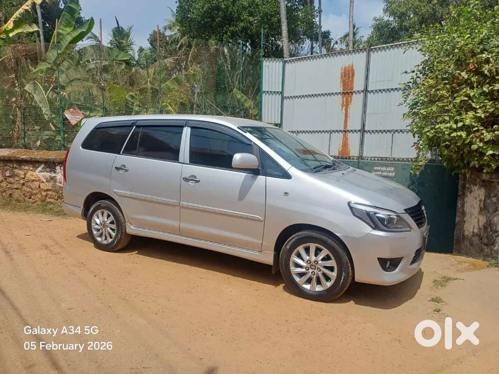 Toyota Innova 2013 Diesel Well Maintained.