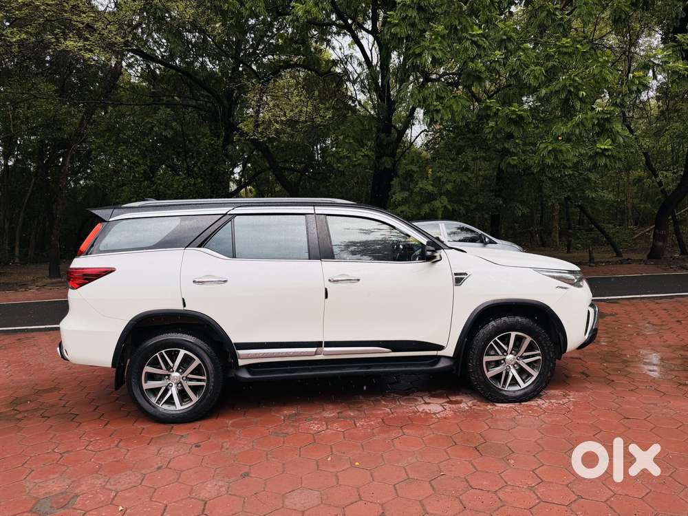 Toyota Fortuner 4x4 Manual Limited Edition, 2019, Diesel