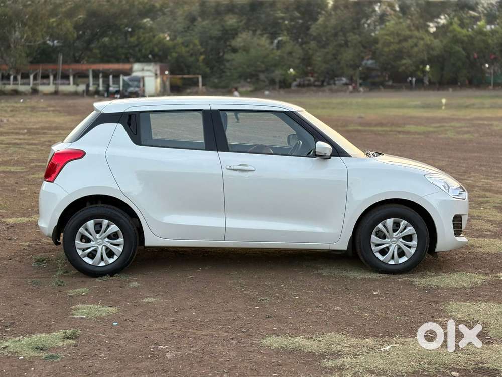 Maruti Suzuki Swift Vxi + Manual, 2021, Petrol