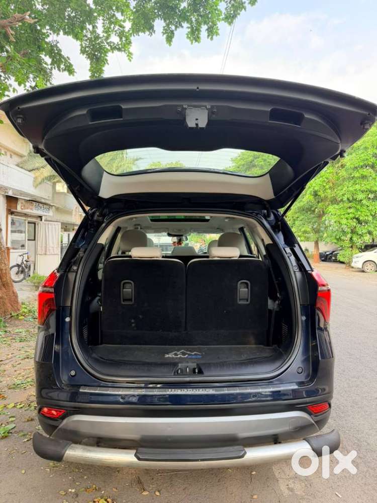 Mahindra Xuv700 2.2 Ax 7 Diesel At Luxury Pack Str Awd, 2022, Diesel