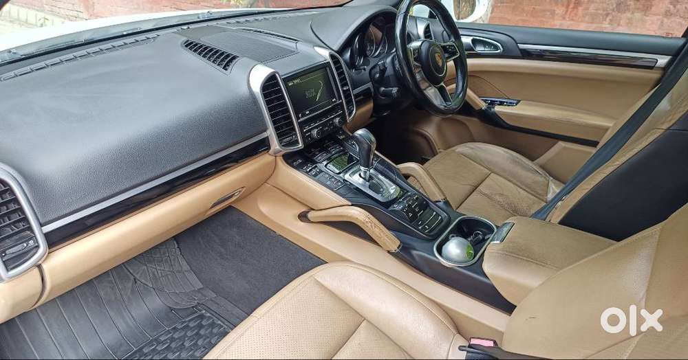 Porsche Cayenne 2016 Diesel Well Maintained