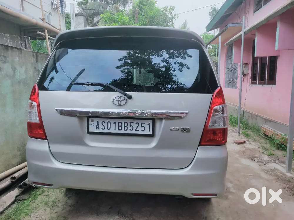 Toyota Innova 2.5 V 2013