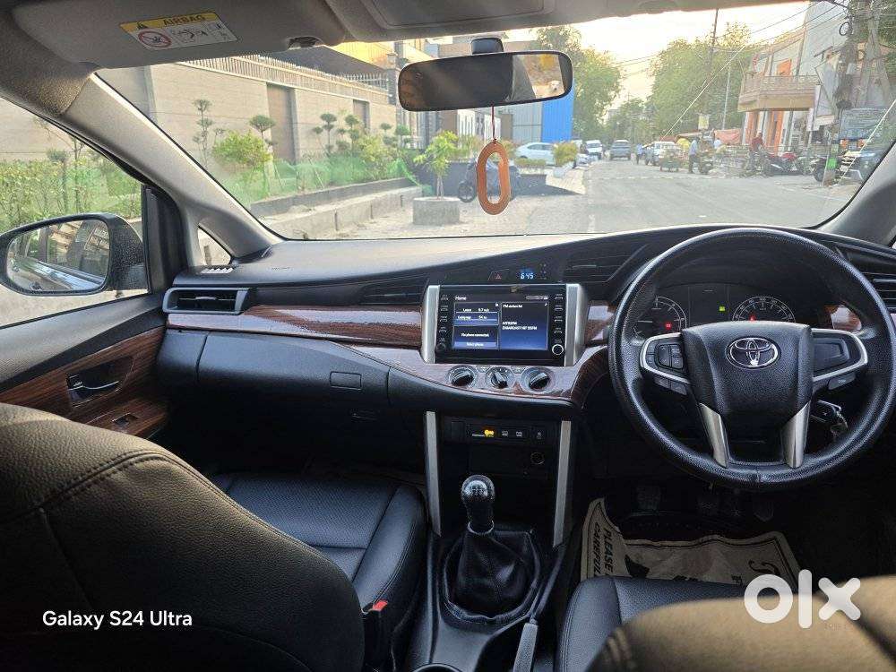 Toyota Innova Crysta 2.4 G Plus Mt 7 Str, 2022, Diesel