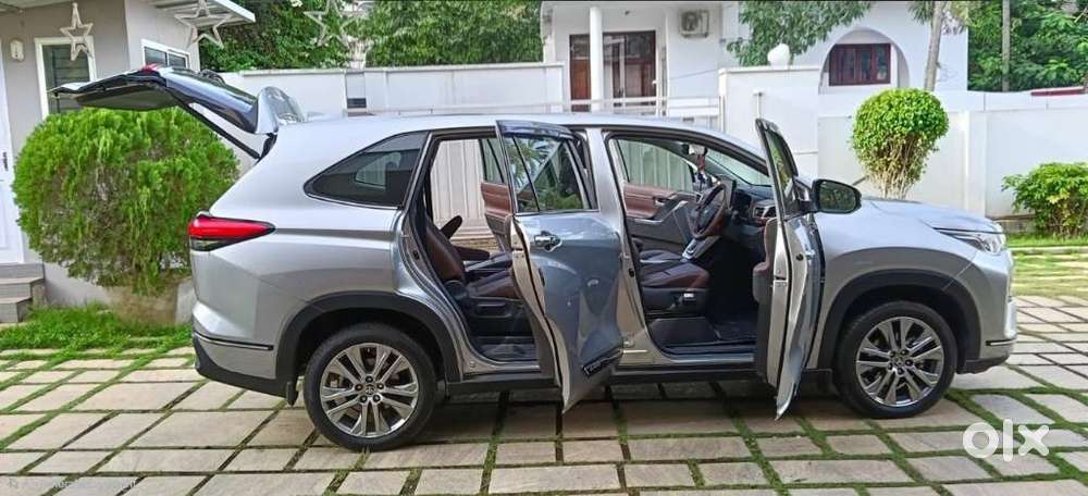 Toyota Innova Hycross 2.0 Zx Hybrid 7 Str, 2024, Petrol