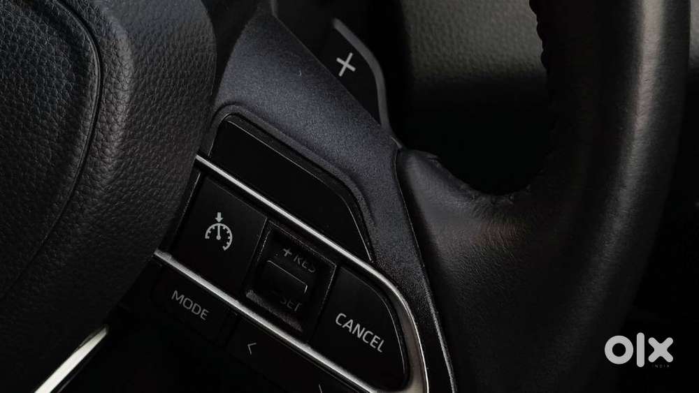 Toyota Innova Hycross 2.0 Vx (o) Hybrid 7 Str, 2024, Petrol