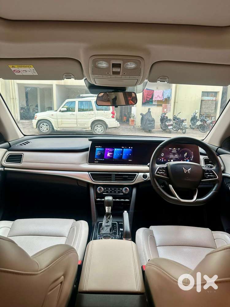 Mahindra Xuv700 2.2 Ax 7 Diesel At Str, 2022, Diesel