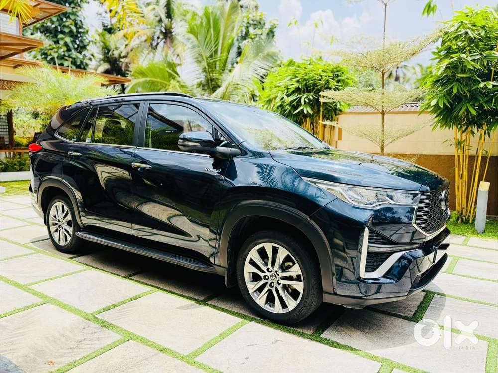 Toyota Innova Hycross 2.0 Zx (o) Hybrid 7 Str, 2023, Electric