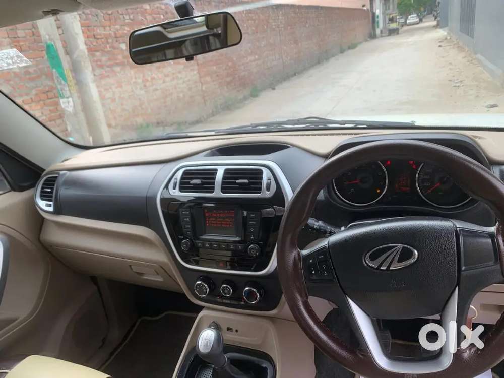 Mahindra Tuv 300 Top Model Diesel 7 Seater Suv 1 Owner Full Insurance
