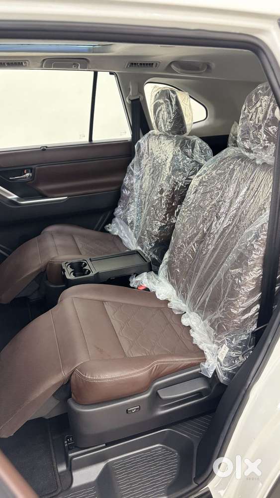 Toyota Innova Hycross 2.0 Zx (o) Hybrid 7 Str, 2025, Petrol