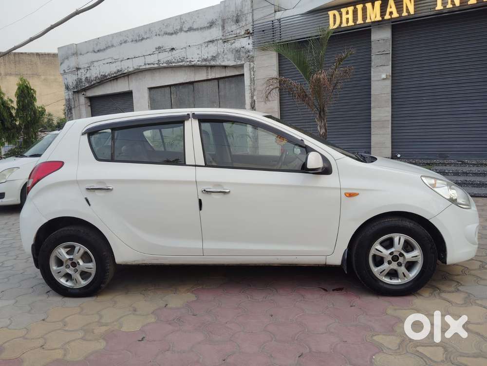 Hyundai I20 2009-2011 Asta, 2009, Petrol