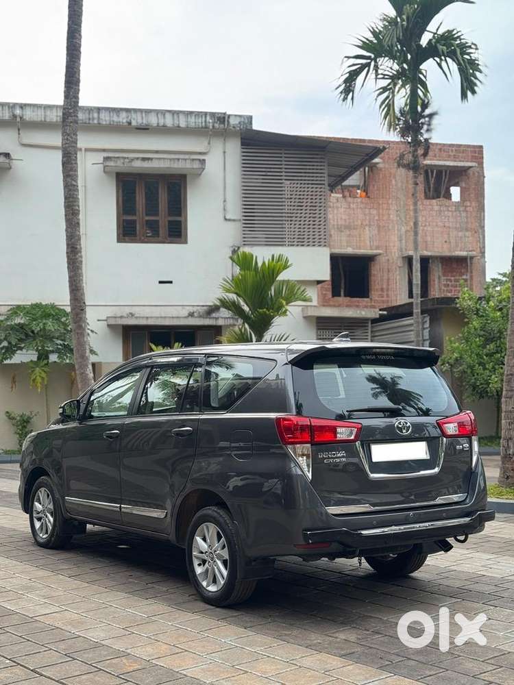 Toyota Innova Crysta 2017 Diesel Well Maintained