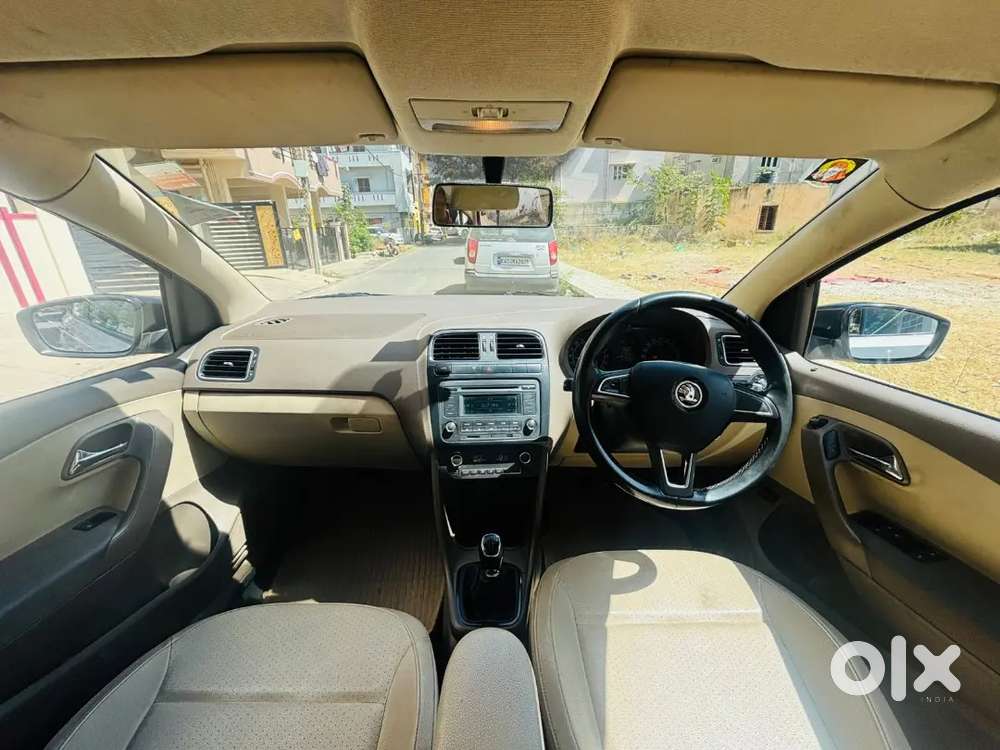 Skoda Rapid Elegance Plus 1.6 Tdi (2015)