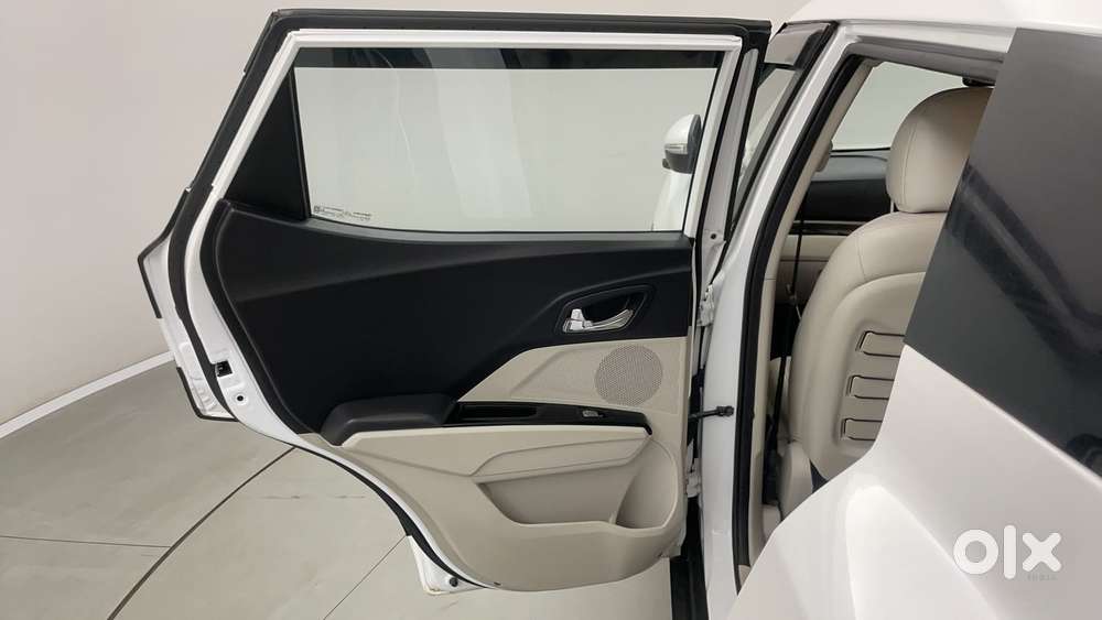 Mahindra Xuv300 W8 Option, 2023, Petrol