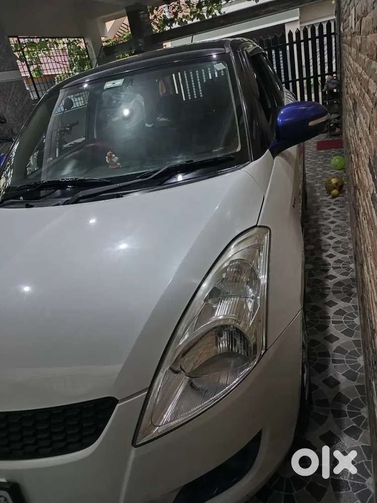 Maruti Suzuki Swift Vxi 2012
