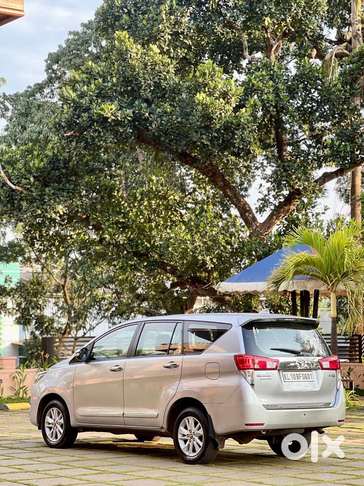 Toyota Innova Crysta 2.4 G Mt 7 Str, 2016, Diesel