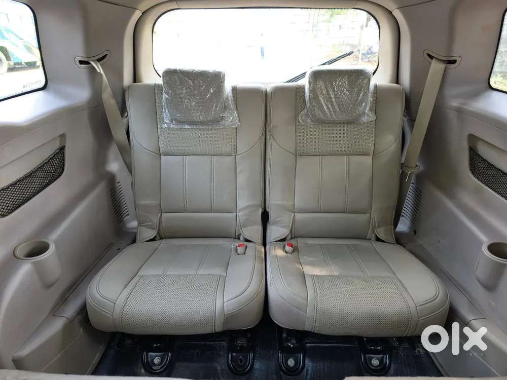 Meticulously Maintained 2017 Mahindra Xuv500 W10 Fwd (opulent Purple)