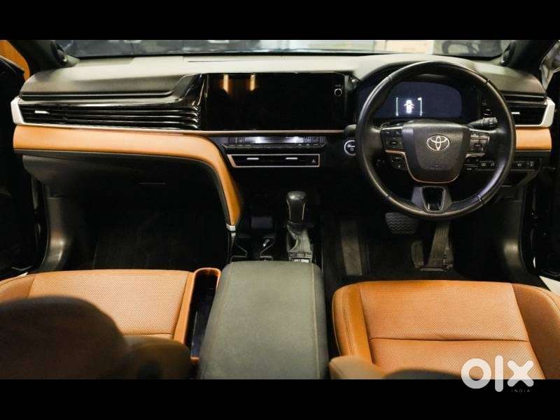 Toyota Camry Hybrid, 2025, Petrol