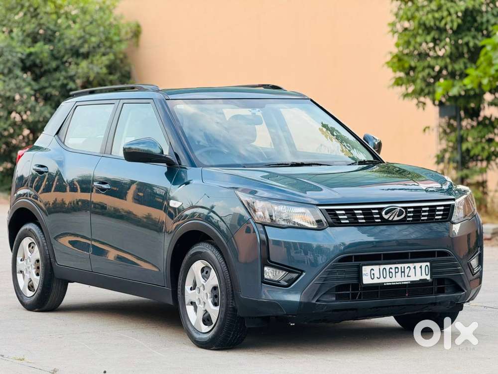 Mahindra Xuv300 1.2 W8 Amt Petrol, 2022, Petrol