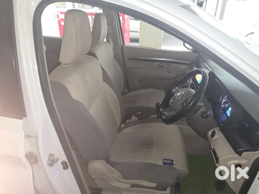 Maruti Suzuki Ertiga Zxi Cng 2025