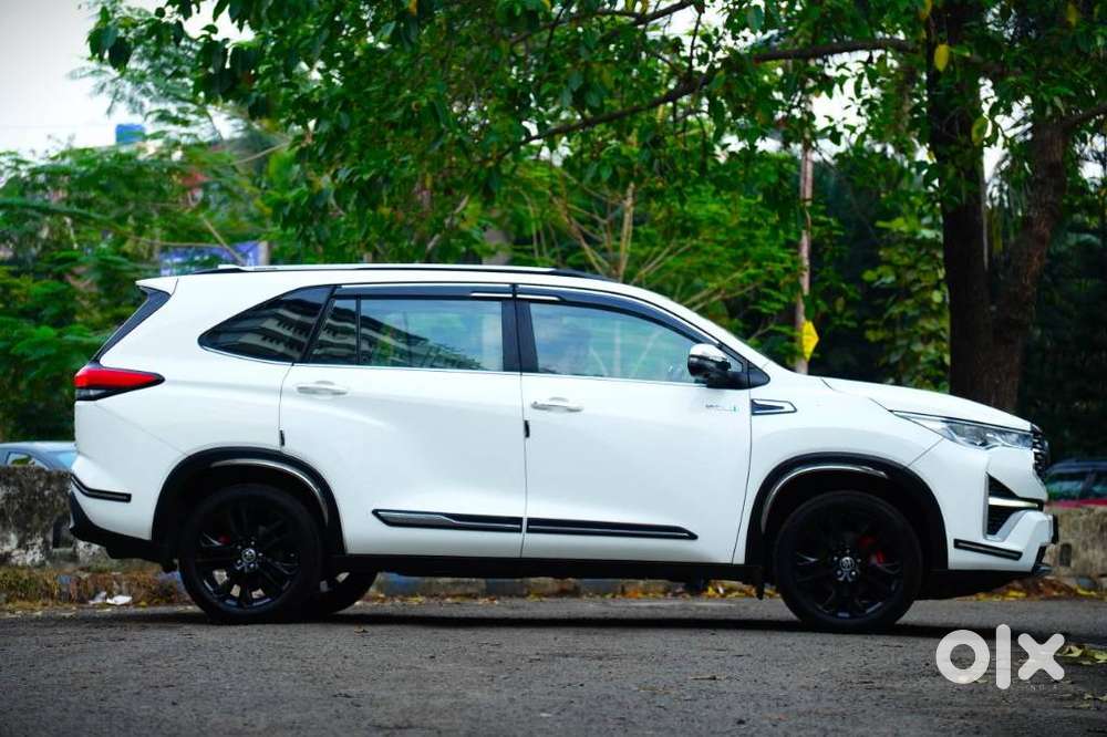 Toyota Innova Hycross 2.0 Zx Hybrid 7 Str, 2023, Petrol