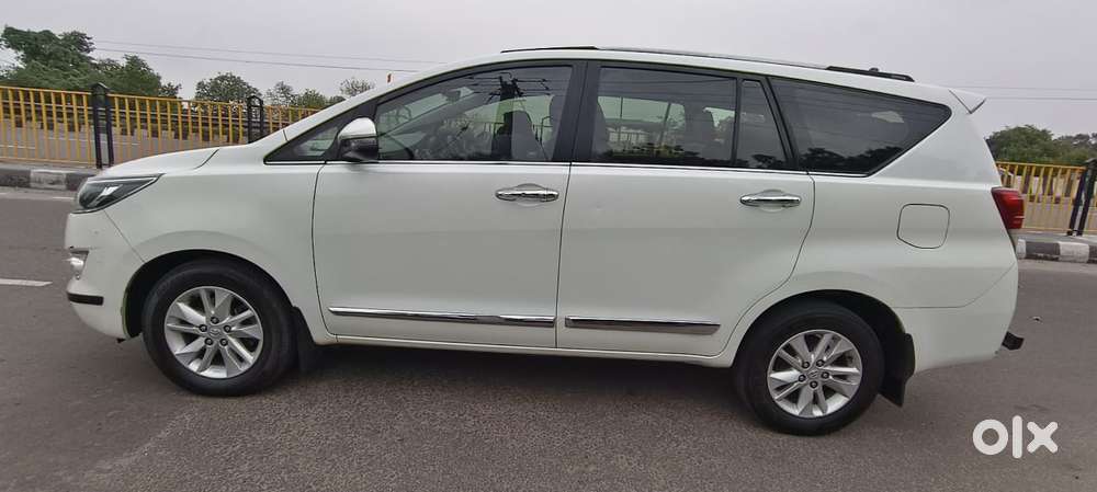 Toyota Innova Crysta 2.4 V, 2020