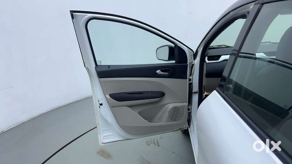 Renault Triber Rxz Easy-r Amt, 2021, Petrol
