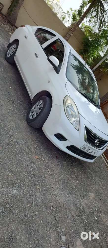 Nissan Sunny 2012