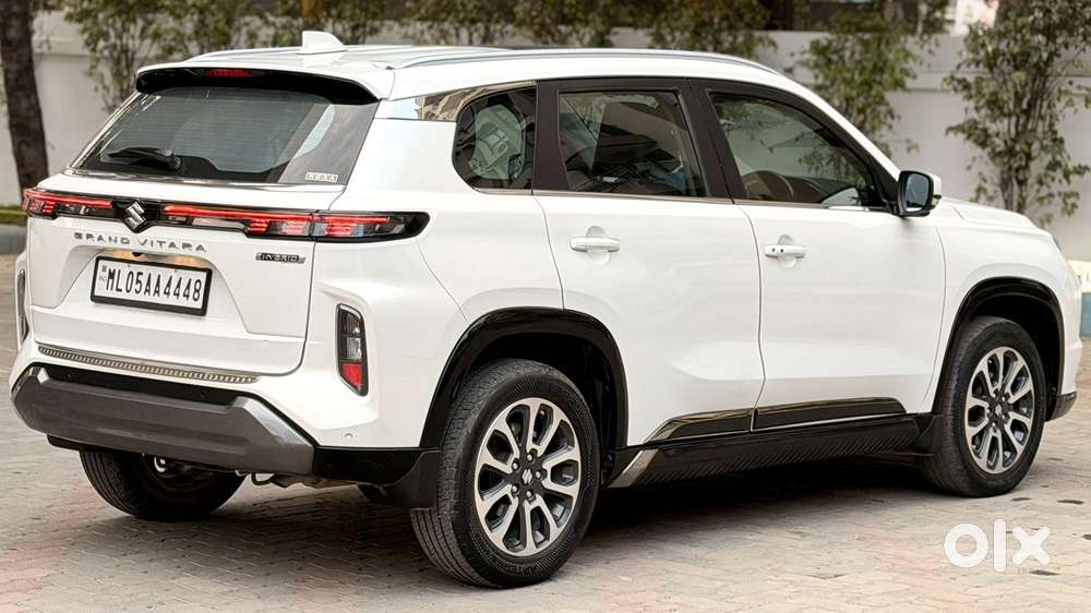 Maruti Suzuki Grand Vitara 1.5 Alpha Plus Intelligent Hybrid Ecvt, 2..